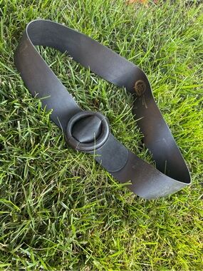 Gap Wide Black Leather Belt with Round Buckle Sz M